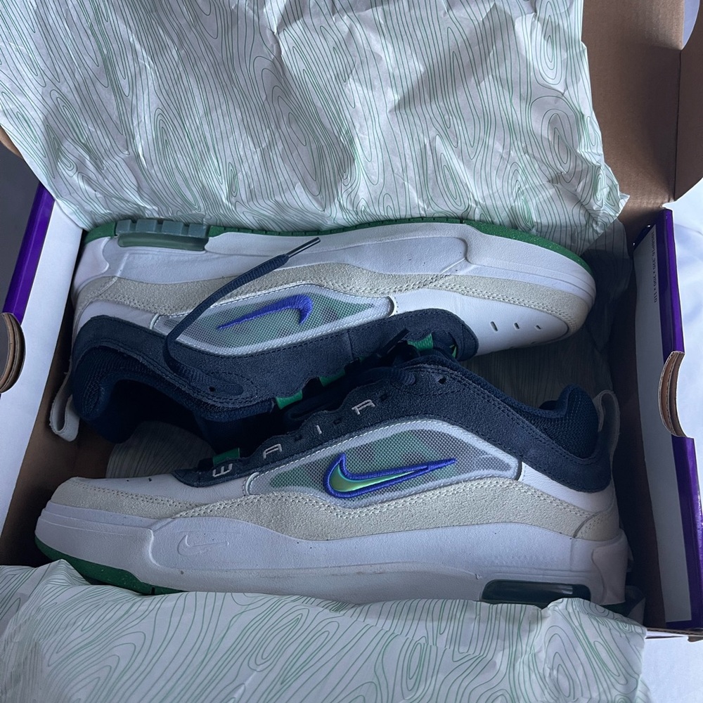 Nike SB AIR MAX ISHOD WAIR
Size 10 men